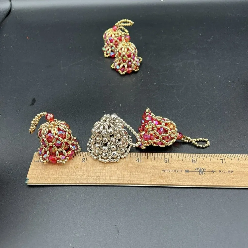 VTG Handmade Christmas Ornaments Bells Set of 7 Acrylic Beads Pink Silver Gold‎